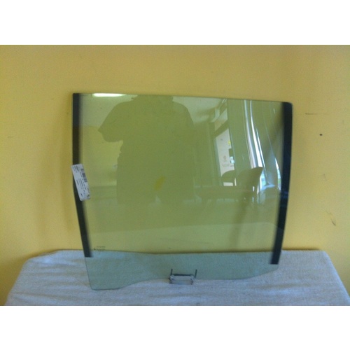HOLDEN COMMODORE VN/VP/VR/VS - 9/1988 to 8/1997 - 4DR SEDAN - DRIVERS - RIGHT SIDE REAR DOOR GLASS - GREEN - NEW