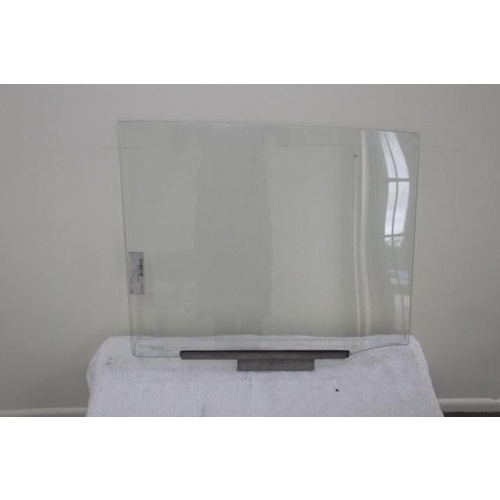 suitable for TOYOTA DYNA BU30/DAIHATSU DELTA STANDARD CAB - 8/1977 TO 1/1984 - CAB-CHASSIS - RIGHT SIDE REAR DOOR GLASS - CLEAR - NEW