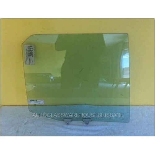 NISSAN PULSAR N13 - 7/1987 to 10/1991 - 4DR SEDAN - RIGHT SIDE REAR DOOR GLASS - SHAVED CNR - (Second-hand)