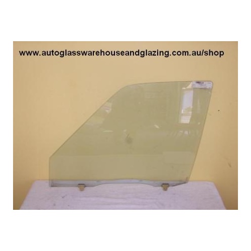 NISSAN PRAIRIE M10 - 5DR WAGON 12/82>1985 - LEFT SIDE FRONT DOOR GLASS - (Second-hand)