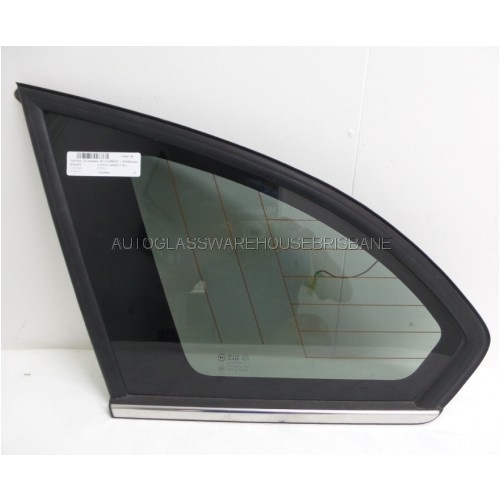 HOLDEN CAPTIVA SERIES 2 - 3/2013 to 12/2017 - 7 SEATER WAGON - PASSENGERS - LEFT SIDE REAR OPERA GLASS - WITH ANTENNA - (Second-hand)