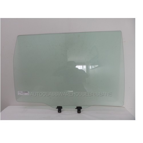 KIA CARNIVAL VQ - 1/2006 TO 12/2014 - MINI VAN - DRIVERS - RIGHT SIDE REAR DOOR GLASS - WITH FITTINGS - GREEN - NEW