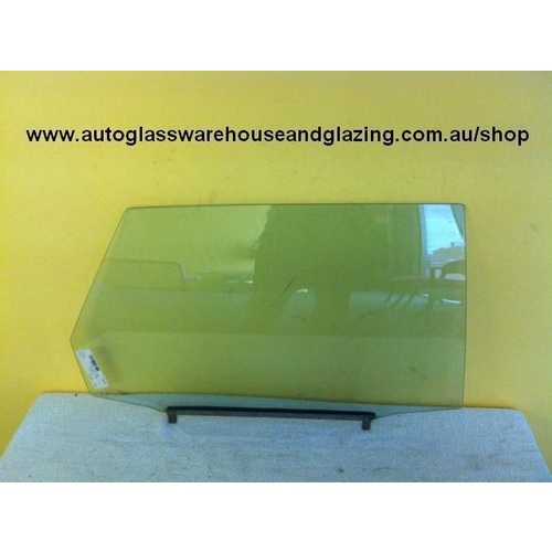 suitable for TOYOTA CAMRY SV11 - 4/1983 to 4/1987 - 5DR HATCH - RIGHT SIDE REAR DOOR GLASS - (SECOND-HAND)