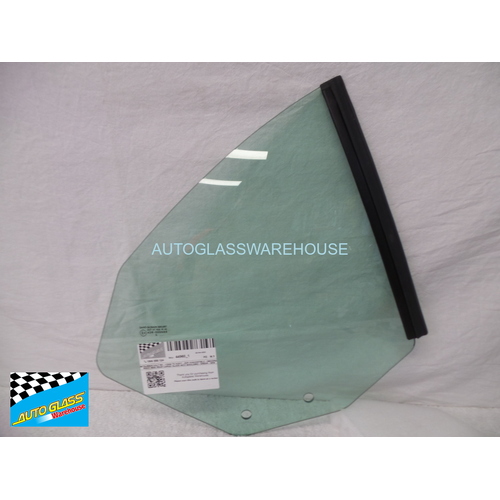 MITSUBISHI COLT RZ - 1/2006 TO 9/2011 - 2DR CONVERTIBLE - DRIVERS - RIGHT SIDE REAR CARGO GLASS WITH MOULDING - GREEN - NEW