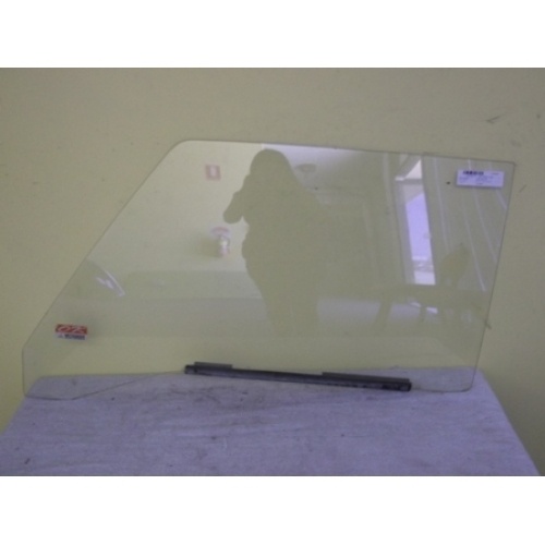 MITSUBISHI L300/EXPRESS SA - 4/1980 to 9/1986 - VAN - PASSENGERS - LEFT SIDE FRONT DOOR GLASS - 935MM LONG - LOW STOCK - NEW