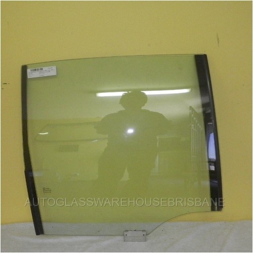 HOLDEN CREWMAN VY/VZ - 12/2000 to 7/2007 - 4DR UTE - RIGHT SIDE REAR DOOR GLASS - (Second-hand)