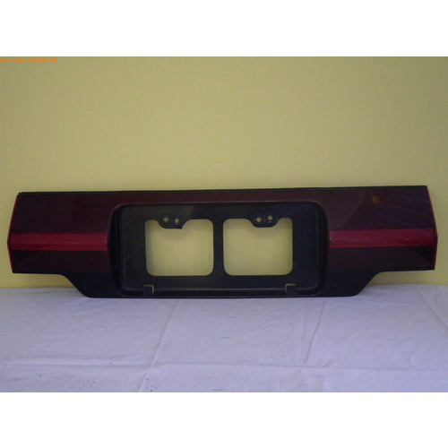 suitable for TOYOTA COROLLA SECA AE92 5DR  HATCH 6/89>8/94 - REAR GARNISH INDICATOR - (SECOND-HAND)