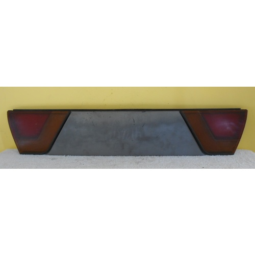 NISSAN PULSAR N13 - 7/1987 to 10/1991 - 5DR HATCH - TAIL LIGHT GARNISH REAR BOOT - (Second-hand)