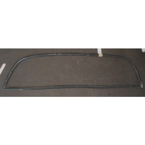 CHEVROLET C30 - 1975 to 1981 - UTE - REAR WINDSCREEN RUBBER - (Second-hand)