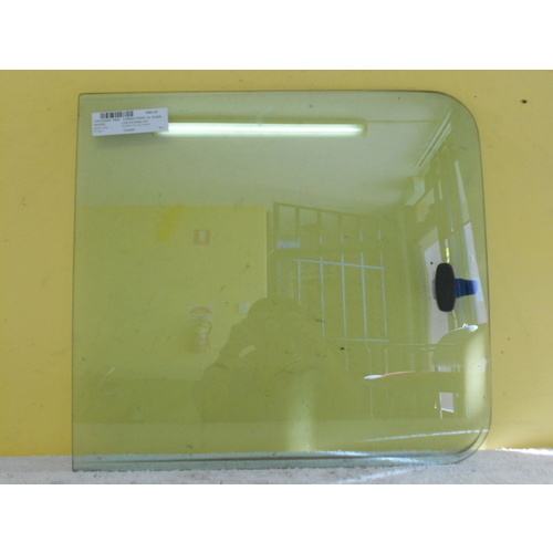 suitable for TOYOTA LITEACE KM20 - VAN 10/79>12/85 - DRIVERS-RIGHT MIDDLE FRONT 1/2 SLIDER GLASS - (Second-hand)