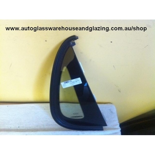 HOLDEN COMMODORE VY - 12/2000 to 7/2007 - DRIVERS - UTE - RIGHT SIDE REAR OPERA GLASS - ENCAPSULATED - (Second-hand)