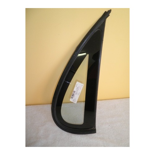 suitable for TOYOTA COROLLA AE112 - 5DR HATCH 9/98>11/01 - RIGHT SIDE OPERA GLASS - (SECOND-HAND)