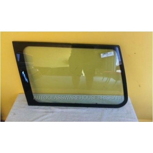 MITSUBISHI PAJERO NH/NJ/NK/NL - 5/1991 to 4/2000 - 4DR WAGON - LEFT SIDE REAR FIXED CARGO GLASS (DOG BOX 815mm wide) - (Second-hand)