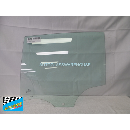 BMW 1 SERIES F20 - 10/2011 TO 10/2019 - 5DR HATCH - PASSENGER - LEFT SIDE REAR DOOR GLASS (1 HOLE) - GREEN - NEW