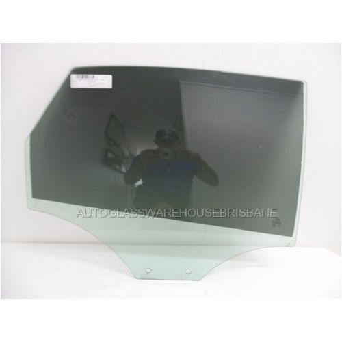 AUDI A1 8X - 6/2012 to 5/2019 - 5DR HATCH - DRIVERS - RIGHT SIDE REAR DOOR GLASS - GREEN - (SECOND-HAND)