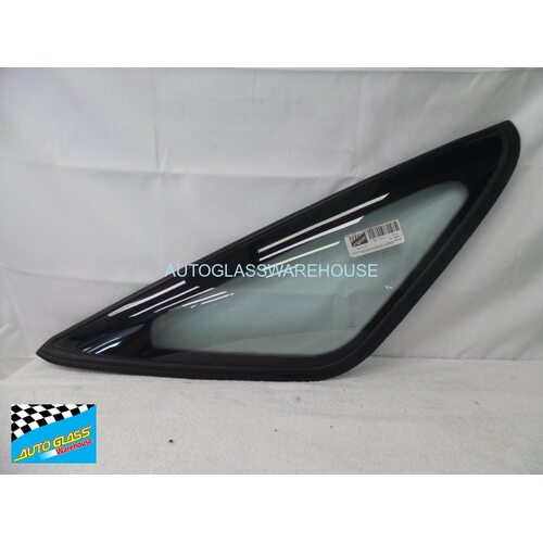 MITSUBISHI GALANT HG/HH - 5/1989 to 2/1993 - 5DR HATCH - DRIVERS - RIGHT SIDE OPERA GLASS - BLACK MOULD - (Second-hand)