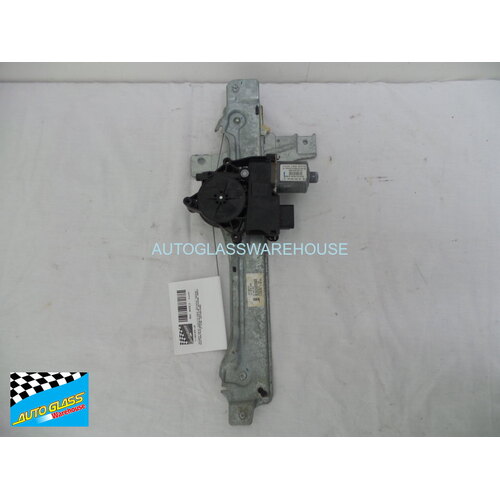 PEUGEOT 208 A9 - 10/2012 TO 1/2018 - 5DR HATCH - DRIVERS - RIGHT SIDE REAR WINDOW REGULATOR -  9674254980 - A002C5 01 - 6 PIN - (SECOND-HAND)