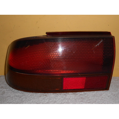 HOLDEN COMMODORE VR / VS - 7/1993 to 8/1997 - 4DR SEDAN - LEFT SIDE REAR TAIL-LIGHT  - (SECOND-HAND)