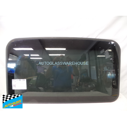 SUITABLE FOR TOYOTA RAV4 XA50 - 3/2019 TO CURRENT - 5DR WAGON - SUNROOF GLASS - 825 x 475 - (SECOND-HAND)