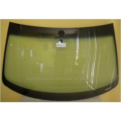 VOLKSWAGEN GOLF MK4 - 11/1999 to 6/2004 - HATCH/WAGON - FRONT WINDSCREEN GLASS - TOP MOULD & RETAINER - NEW