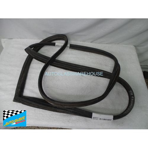 HOLDEN COMMODORE VB-VK - 11/1978 TO 2/1986 - SEDAN/WAGON - FRONT WINDSCREEN SOFT RUBBER TO STAINLESS STEEL MOULDS - 1 STOCK ONLY - (SECOND-HAND)