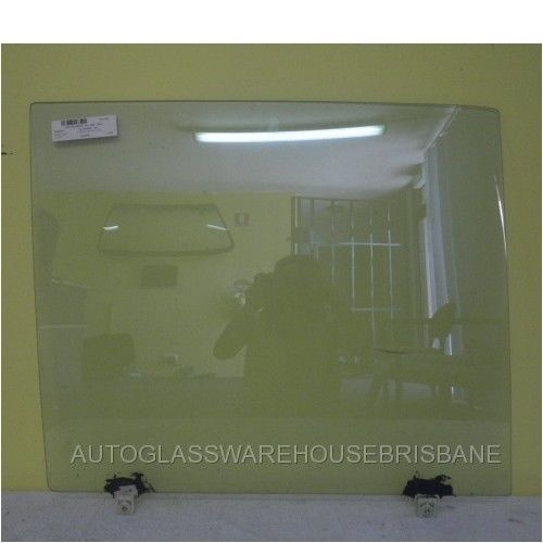 HOLDEN JACKAROO UBS16 SWB - 8/1981 to 4/1992 - 2DR WAGON - RIGHT SIDE FRONT DOOR GLASS - 625mm wide - (Second-hand)