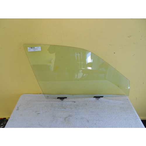 DAIHATSU CHARADE G200/G203 - 5/1993 TO 7/2000 - 4DR SEDAN/5DR HATCH - DRIVERS - RIGHT SIDE FRONT DOOR GLASS (NO CLIPS) - NEW